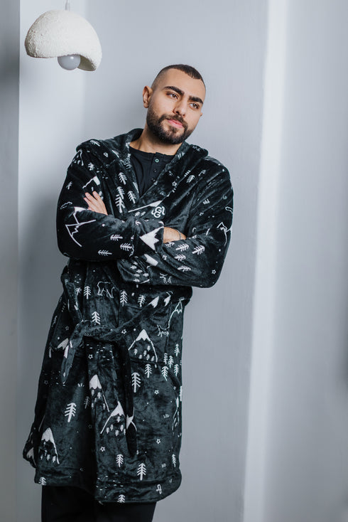 Snuggs Blanket Robe Snow Mountains Black